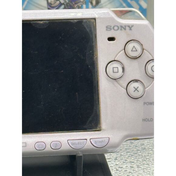 psp 2000 w/charger, case, game & new battery - Picture 8 of 9